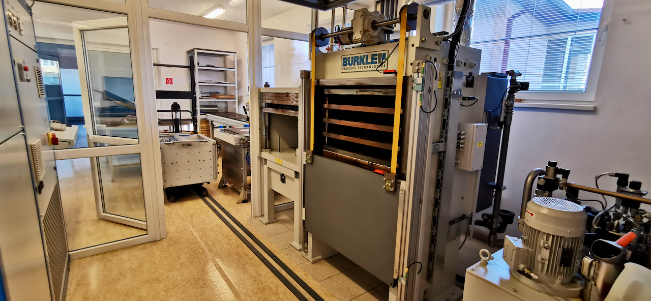 Multilayer press by Burkle