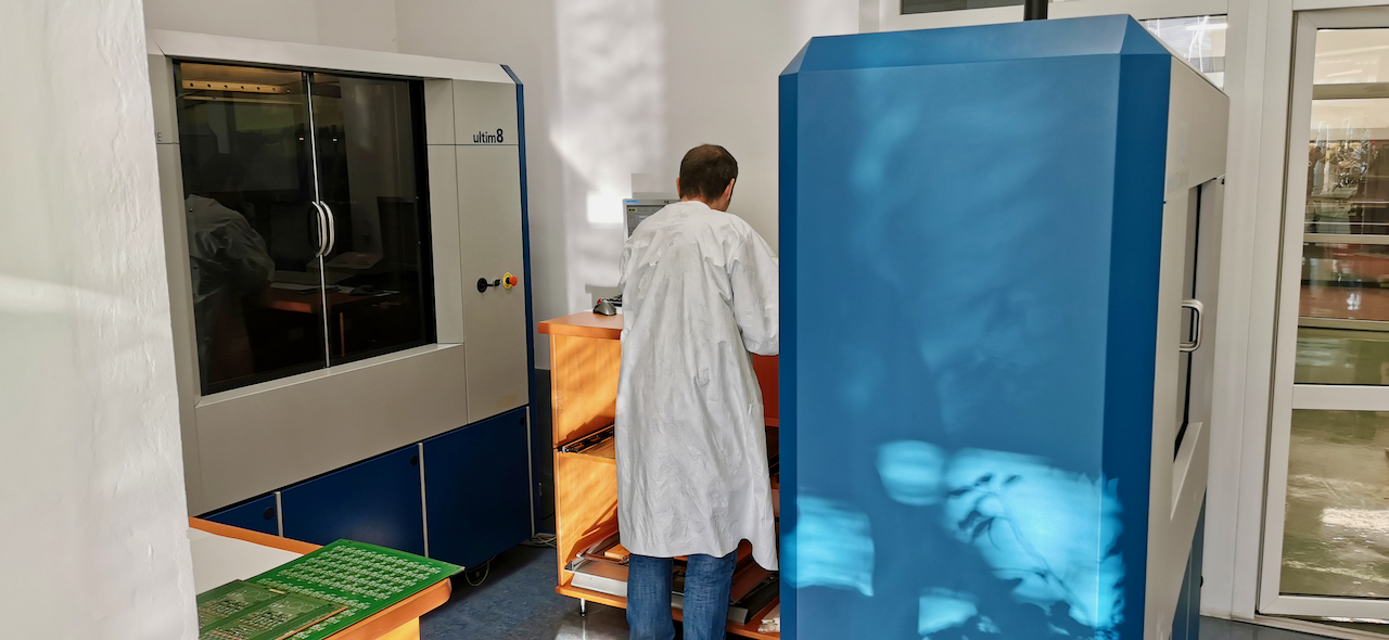 Flying probe testers by Mania